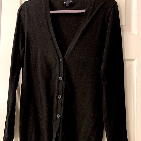 Gap black button front cardigan. - Picture 1 of 3